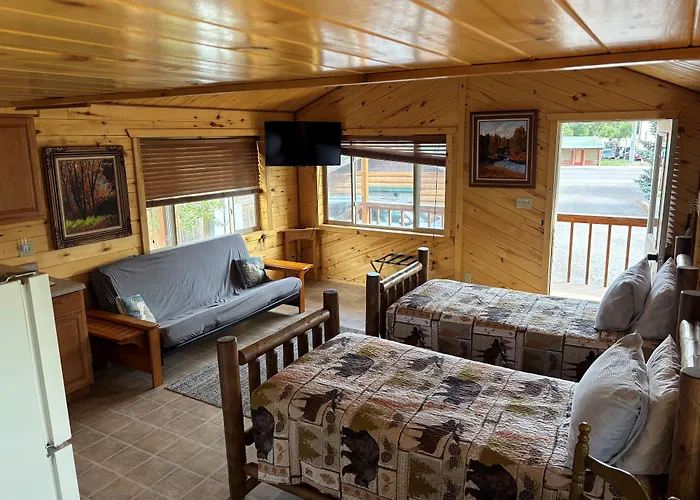 Twin Pines And Cabins Dubois