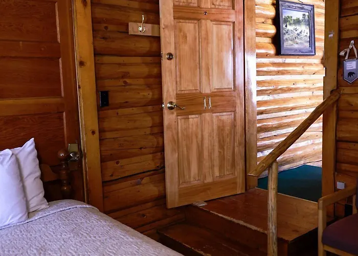 Hotel Twin Pines And Cabins